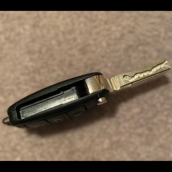 COPY - Audi key OEM 3 Button  IYZ 3314